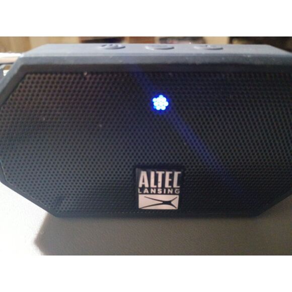 Altec Lansing Mini H2O Waterproof Bluetooth Indoor/Outdoor Portable Speaker - Picture 2 of 9